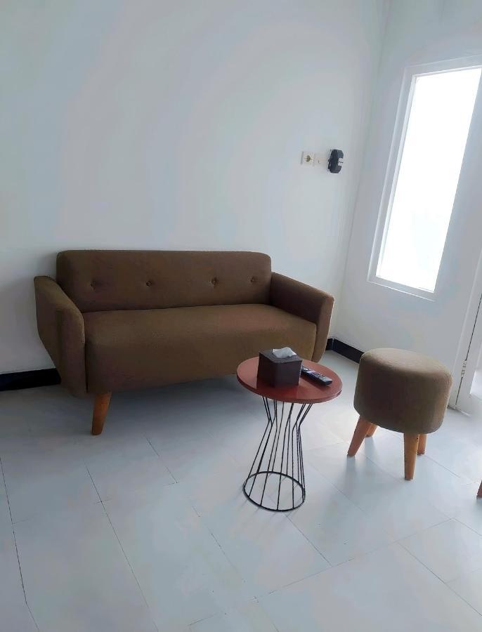 Homestay Omah Putih Bantul Bagian luar foto